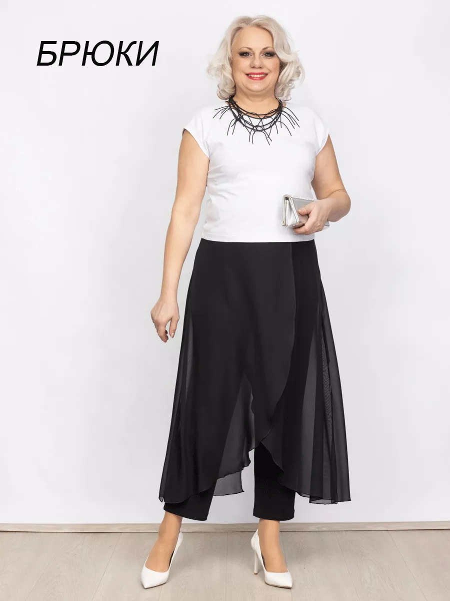 Кеуделері бар қызыл шашты қыздың суреті Көйлектерінің астына іш киімі жоқ қыздар