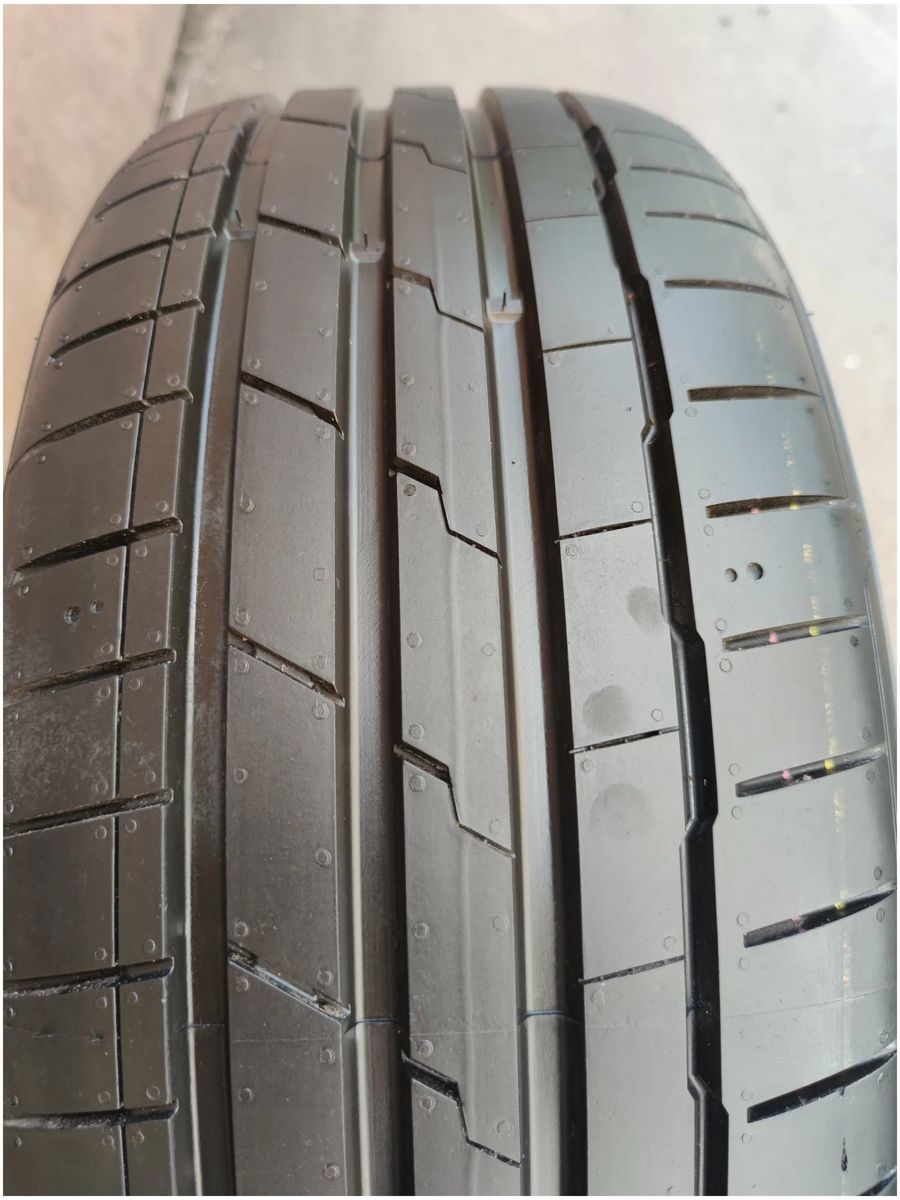 Шины hankook k127a ventus s1 evo3 suv. Hankook Ventus k127. Hankook Ventus s1 EVO 3. Hankook s1 EVO 3. Hankook Ventus s1 evo3 k127a SUV.