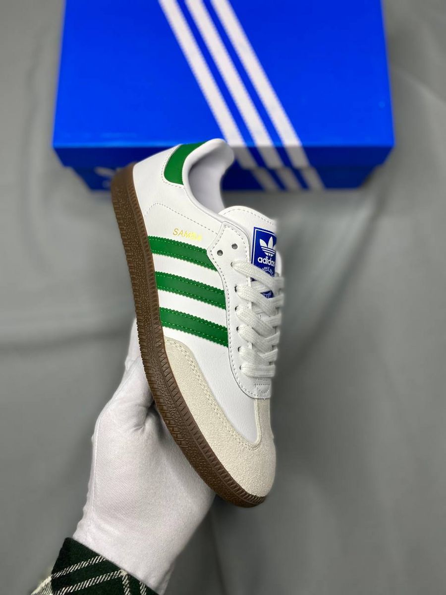 Адидас с зелеными полосками. Adidas Samba Green. Адидас Самба зеленые. Adidas Samba зеленые полоски. Адидас Самба с зелеными полосками.