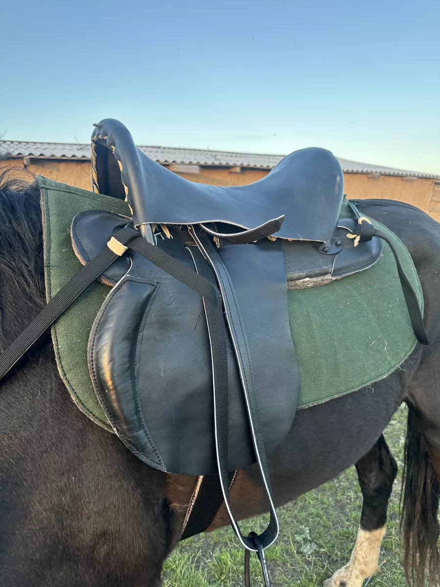 Қыз жыныс мүшесін ысқылайды, ол шарларды ауыртады Китана секс порно көру