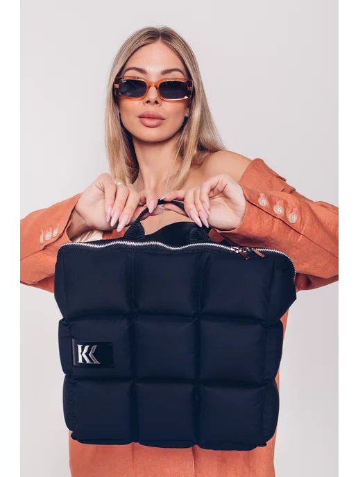 Ағасы әпкесін Сиськиге тиетін бейне