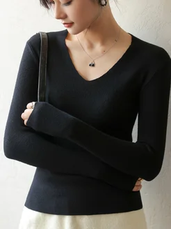 Лонгслив облегающий с вырезом