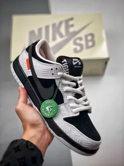 Кроссовки SB Dunk Low x TIGHTBOOTH