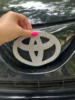 3Д Наклейка На шильдик автомобиля Toyota снаружи (передняя)